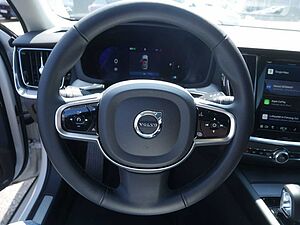 Volvo  B4 Plus Dark KAMERA H/K NAVI ACC LED 360°