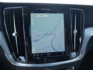 Volvo  B4 Plus Dark KAMERA H/K NAVI ACC LED 360°
