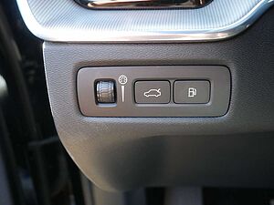 Volvo  Recharge T8 AWD R-Design ACC LED PANO