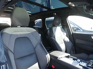 Volvo  Recharge T8 AWD R-Design ACC LED PANO