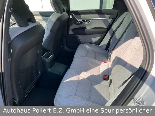Volvo  T8 Ultra Dark Recharge Plug-In Hybrid AWD