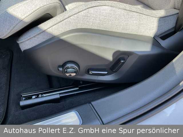 Volvo  T8 Ultra Dark Recharge Plug-In Hybrid AWD