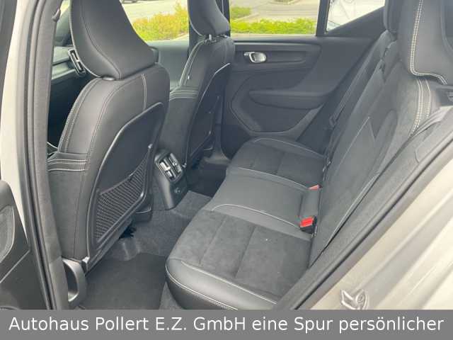Volvo  T4 Recharge Plug-In Hybrid 2WD Plus Bright