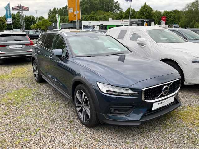 Volvo  B4 AWD Ultimate