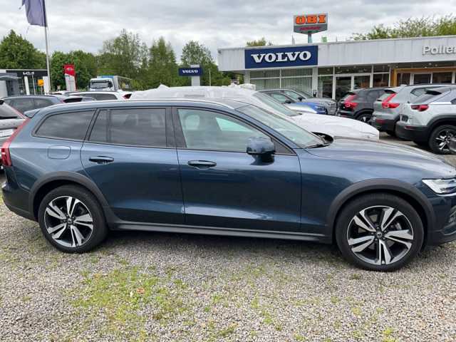 Volvo  B4 AWD Ultimate