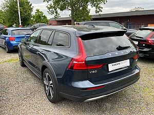 Volvo  B4 AWD Ultimate