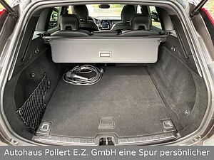 Volvo  R Design Recharge Plug-In Hybrid AWD