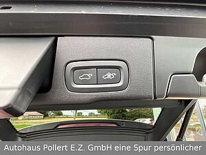 Volvo  R Design Recharge Plug-In Hybrid AWD
