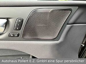 Volvo  R Design Recharge Plug-In Hybrid AWD