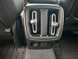 Volvo  Core 2WD