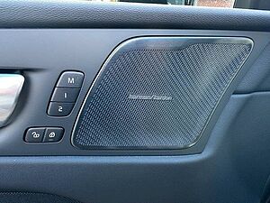 Volvo  T6 Plus Dark Recharge Plug-In Hybrid AWD