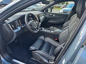 Volvo  T6 Plus Dark Recharge Plug-In Hybrid AWD