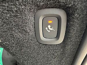 Volvo  B5 (Diesel) Momentum Pro AWD