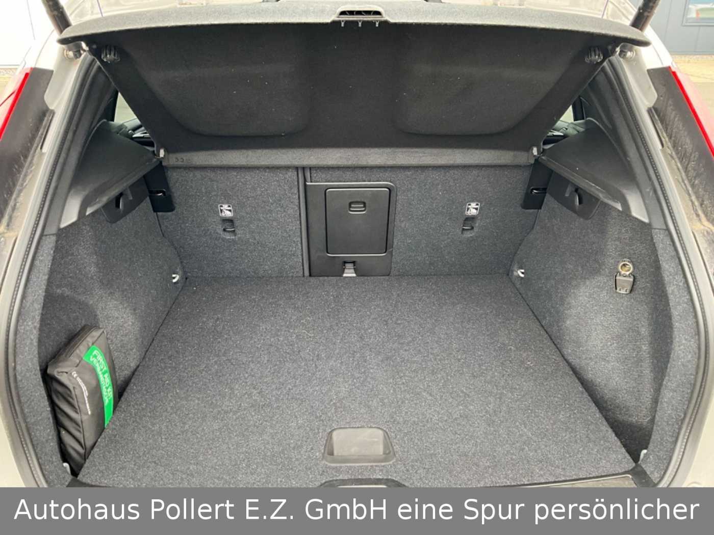 Volvo  T4 Recharge Plug-In Hybrid 2WD Plus Bright