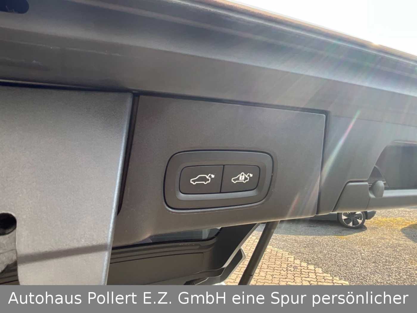 Volvo  Kombi R Design Recharge Plug-In Hybrid AWD