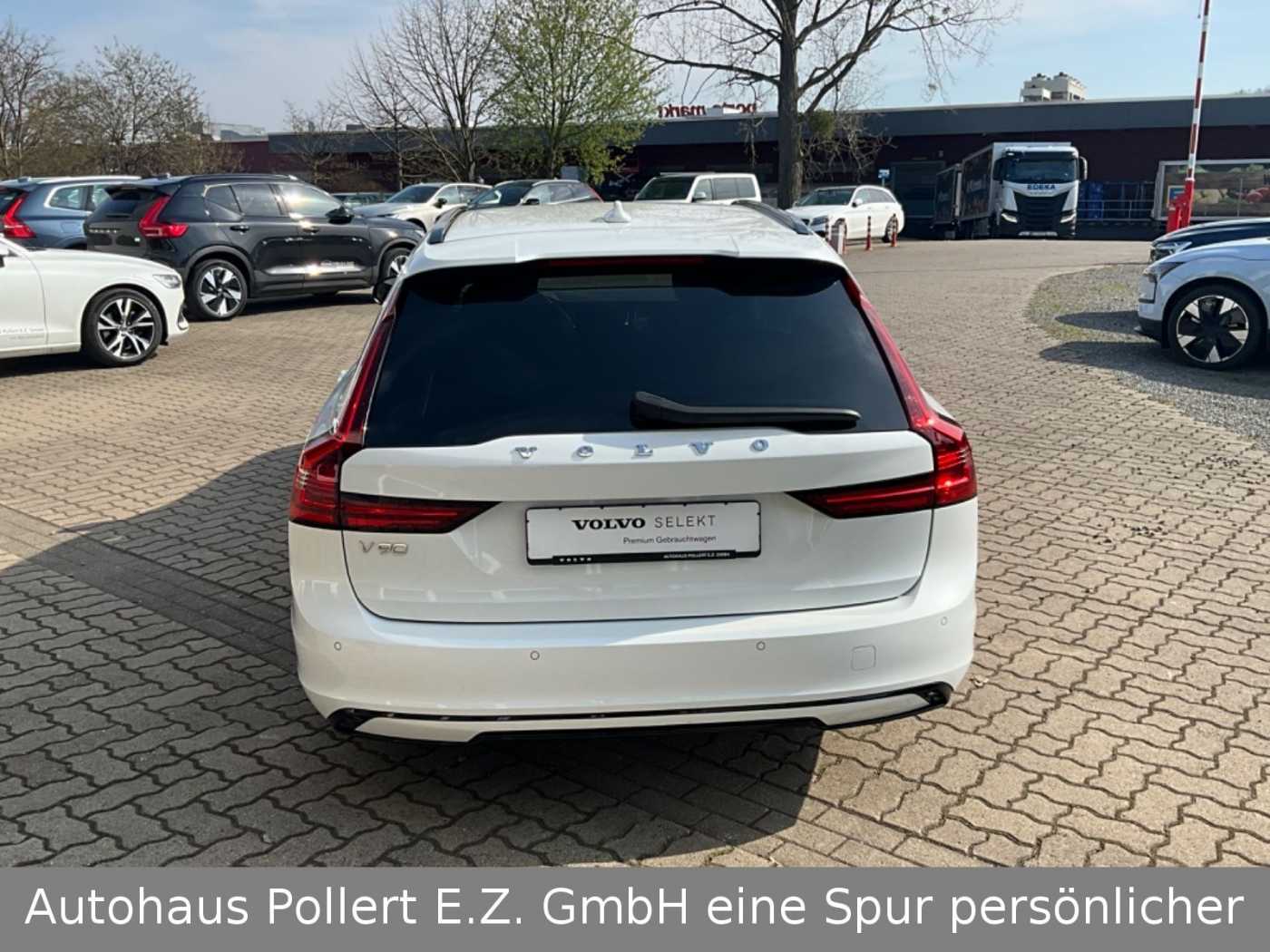 Volvo  Kombi R Design Recharge Plug-In Hybrid AWD