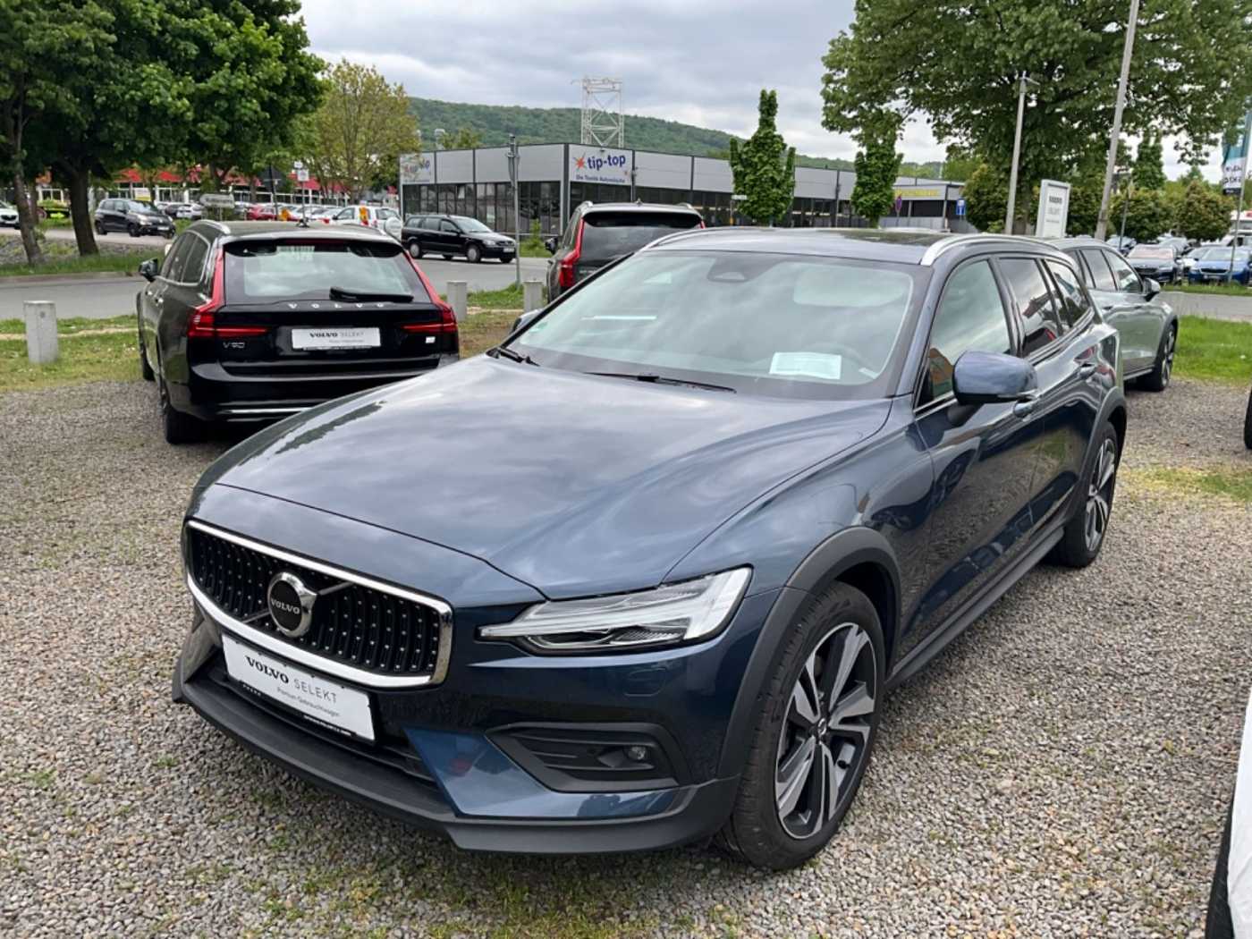 Volvo  B4 AWD Ultimate