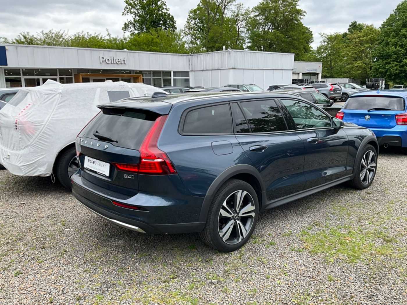 Volvo  B4 AWD Ultimate