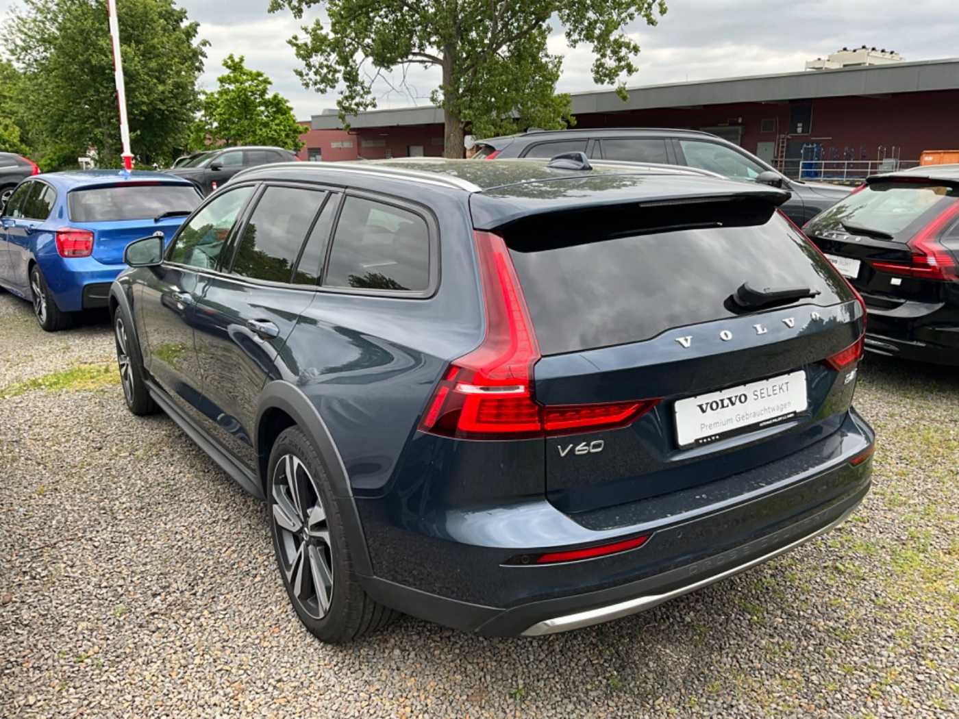 Volvo  B4 AWD Ultimate