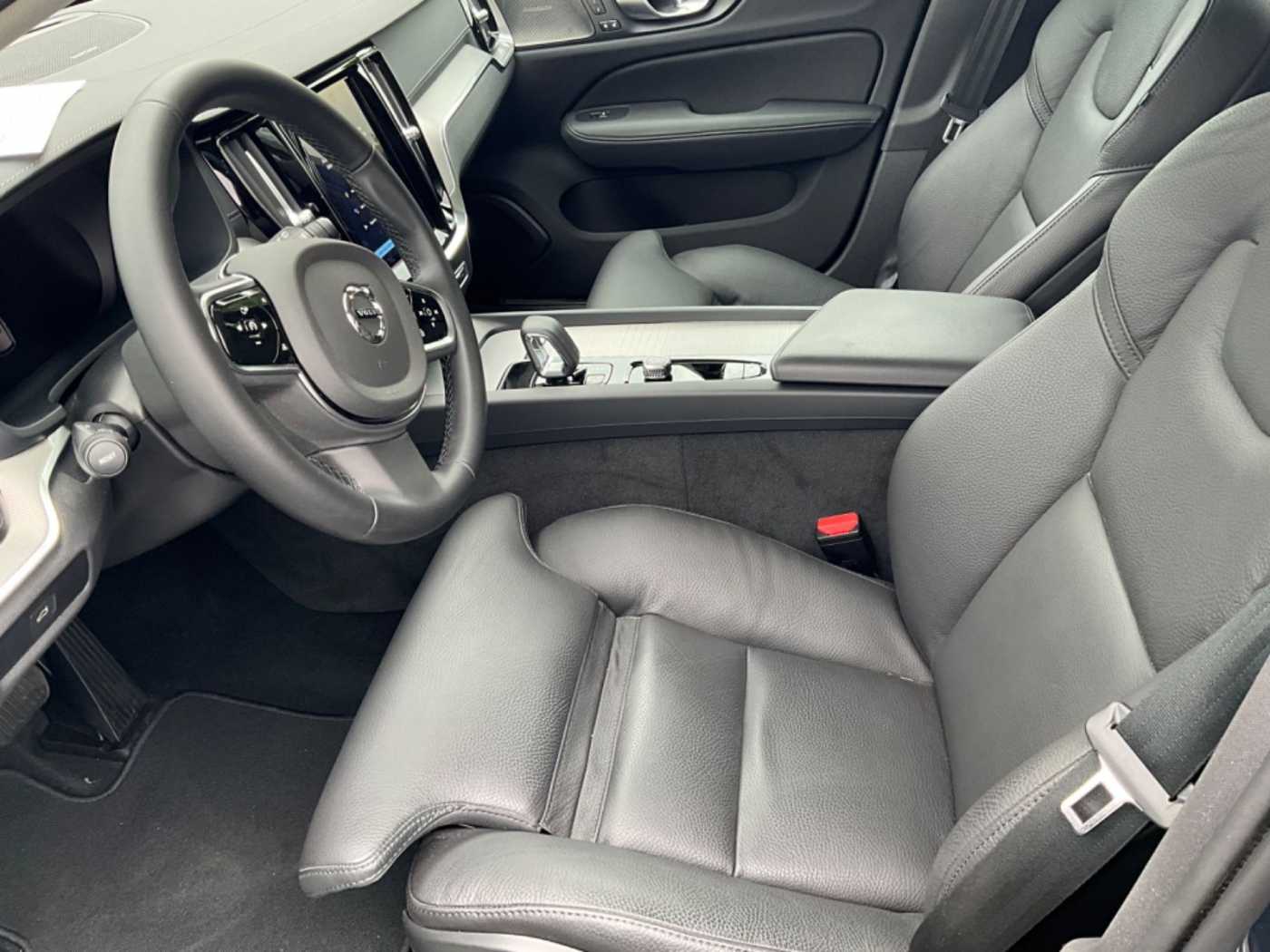 Volvo  B4 AWD Ultimate