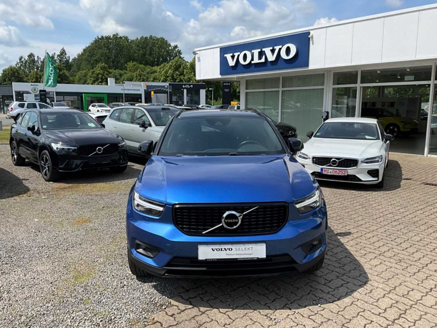 Volvo  T4 R Design Recharge Plug-In Hybrid 2WD