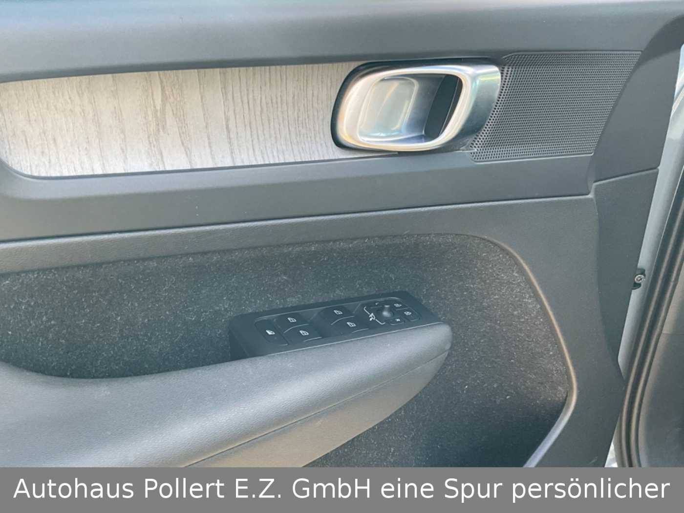 Volvo  T5 Inscription Recharge Plug-In Hybrid 2WD