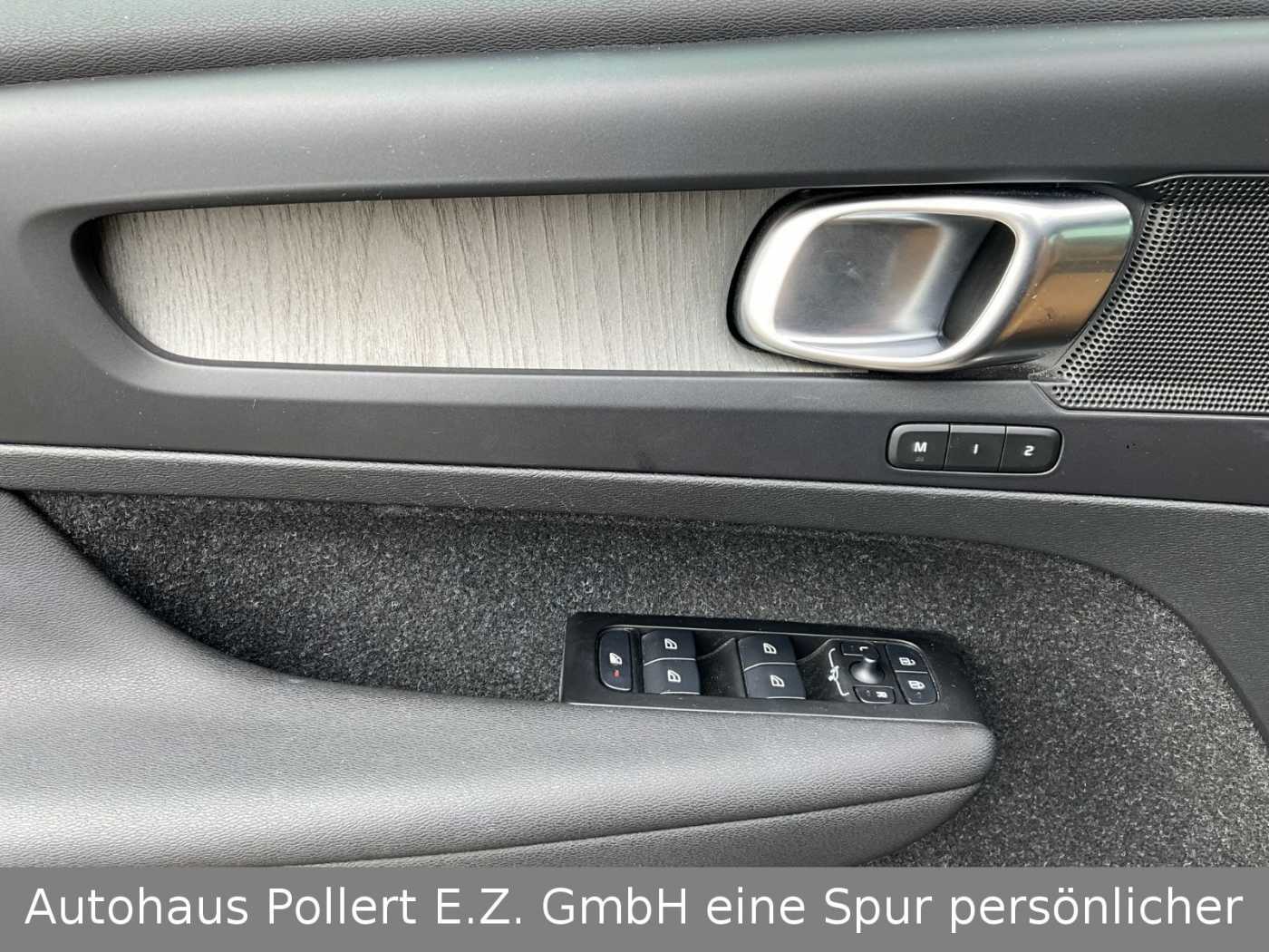 Volvo  Inscription Recharge Plug-In Hybrid 2WD