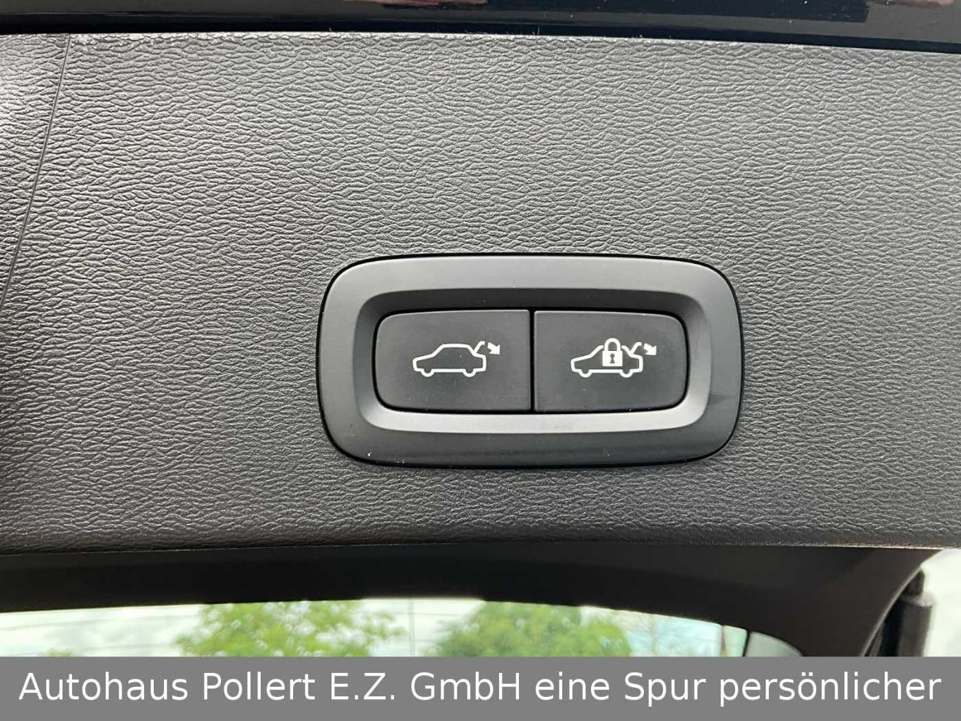 Volvo  Inscription Recharge Plug-In Hybrid 2WD