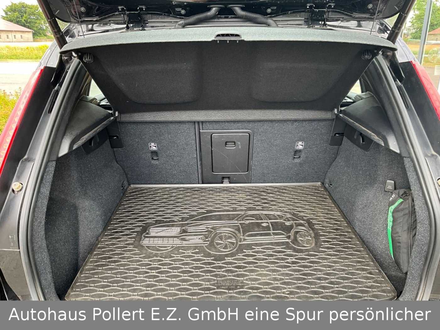 Volvo  Inscription Recharge Plug-In Hybrid 2WD