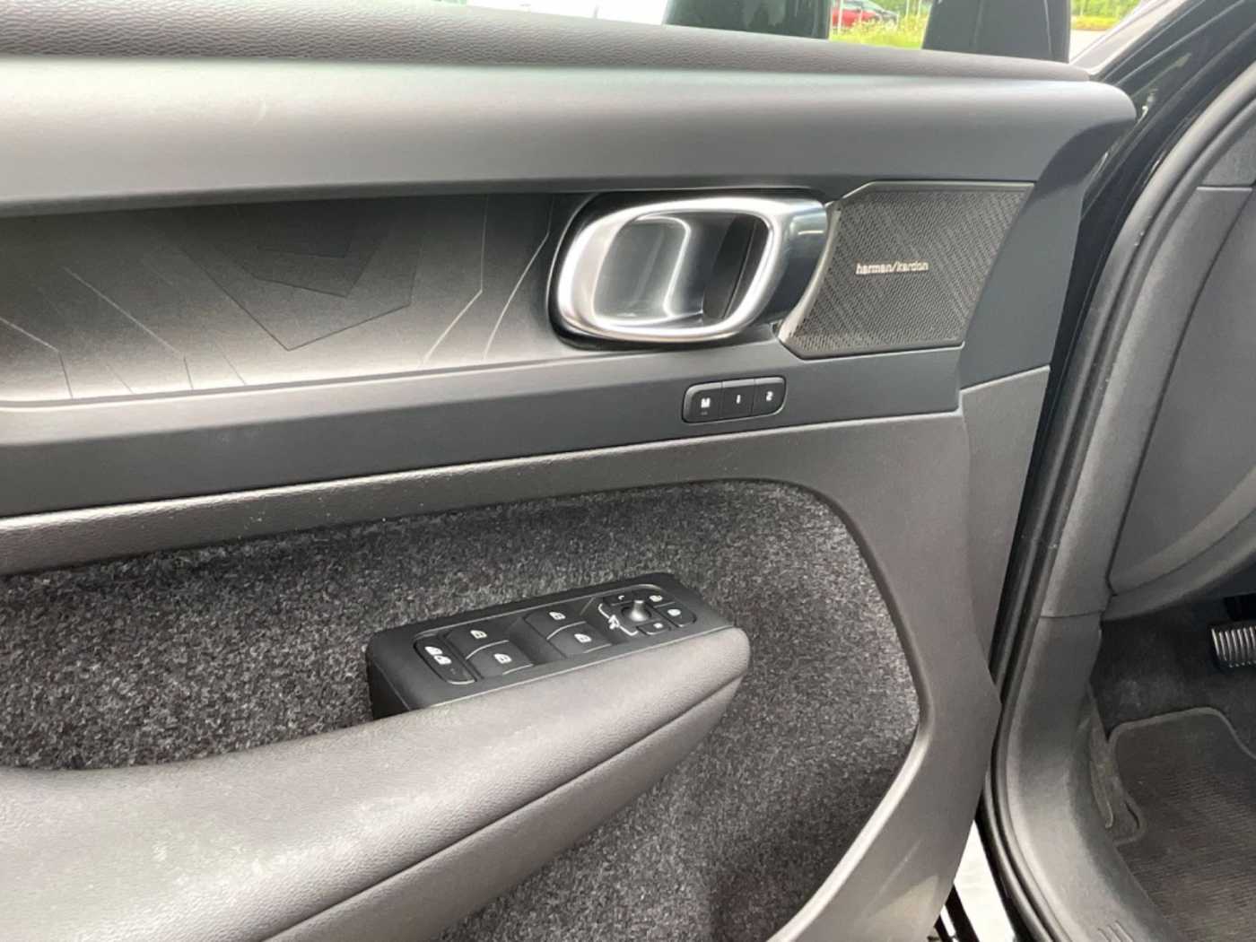 Volvo  Ultimate Recharge Pure Electric 2WD