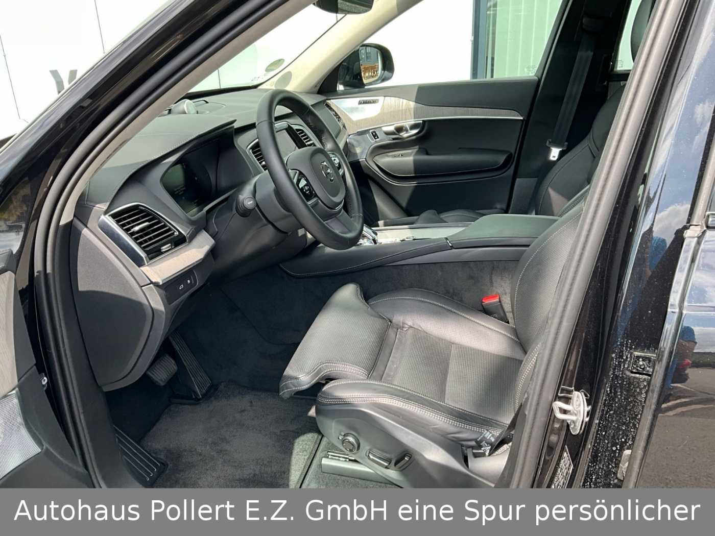 Volvo  Ultra Dark T8 UPE 107.730€