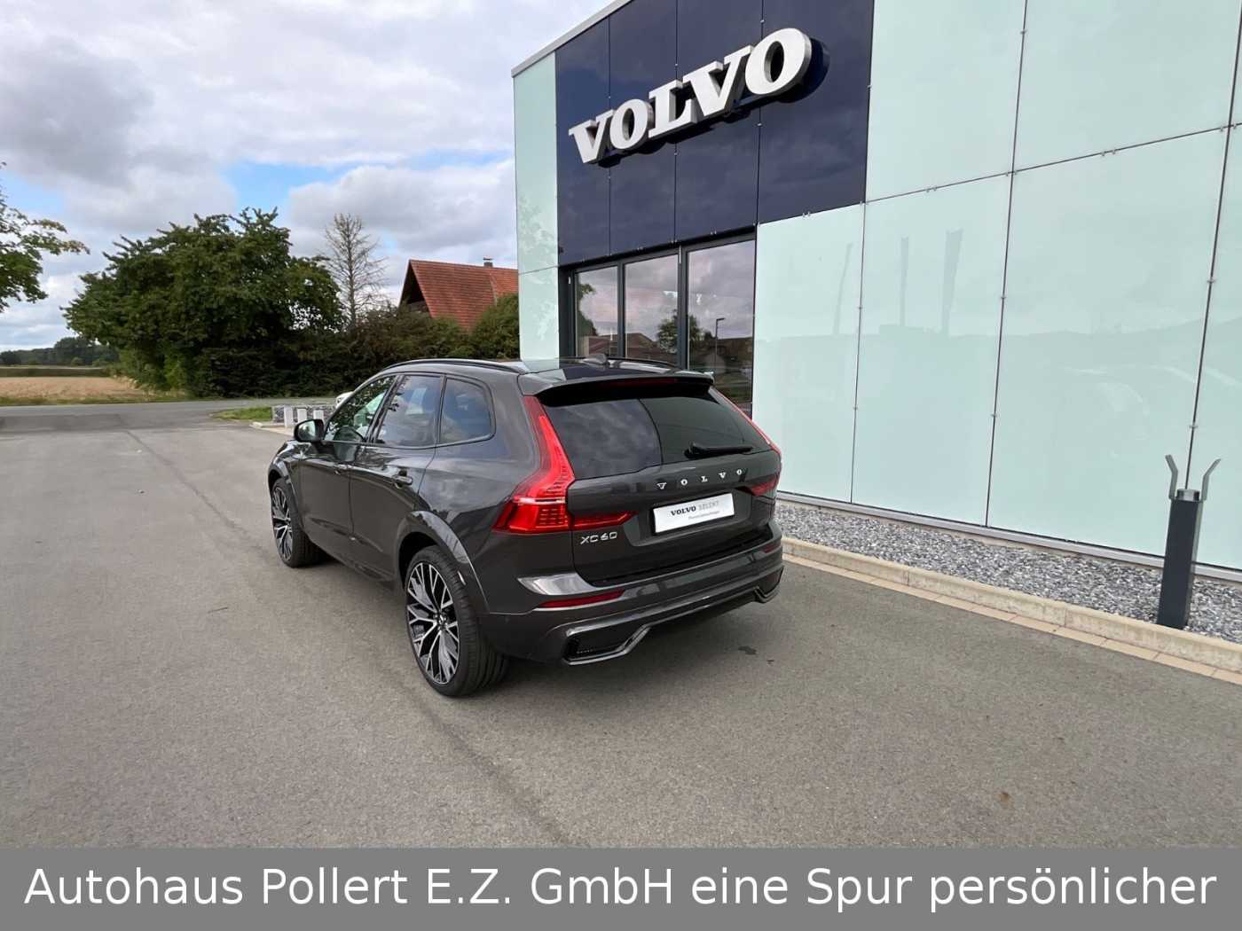 Volvo  R Design Recharge Plug-In Hybrid AWD