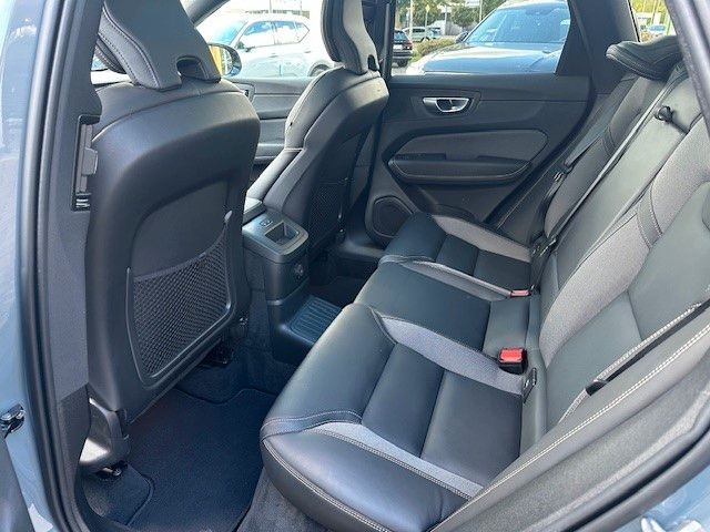 Volvo  T6 Plus Dark Recharge Plug-In Hybrid AWD