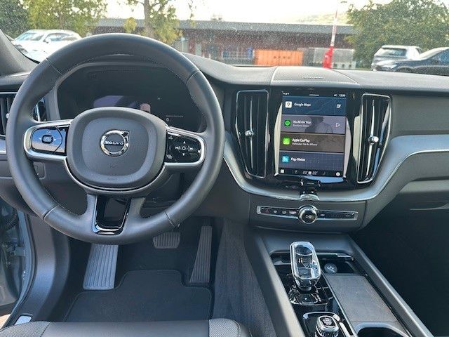 Volvo  T6 Plus Dark Recharge Plug-In Hybrid AWD