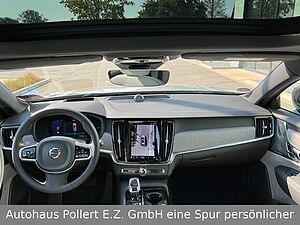 Volvo  T8 Ultra Dark Recharge Plug-In Hybrid AWD