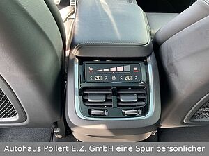 Volvo  R Design AWD Mild-Hybrid