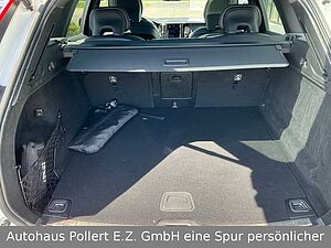 Volvo  R Design AWD Mild-Hybrid