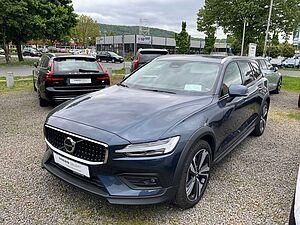 Volvo  B4 AWD Ultimate