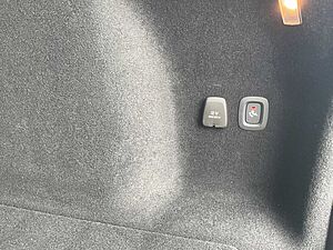 Volvo  B4 AWD Ultimate
