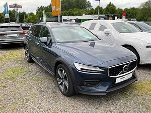 Volvo  B4 AWD Ultimate