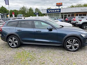 Volvo  B4 AWD Ultimate