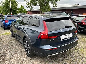 Volvo  B4 AWD Ultimate