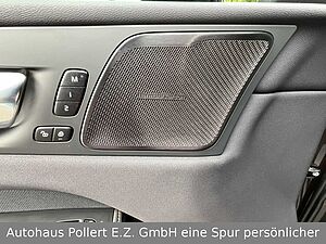 Volvo  R Design Recharge Plug-In Hybrid AWD