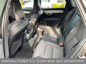 Volvo  B4 Momentum