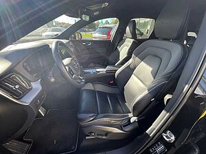 Volvo  D4 R Design 2WD