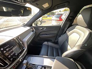Volvo  D4 R Design 2WD