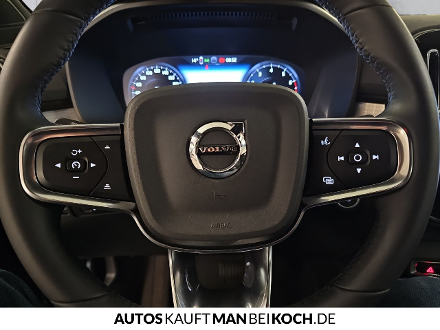 Volvo  XC40 Core, T2 Automatik Micro Hybrid, Benzin