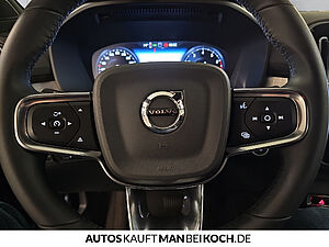 Volvo  XC40 Core, T2 Automatik Micro Hybrid, Benzin