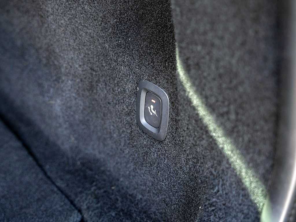 Volvo  T6AWD Recharge Inscription Expression