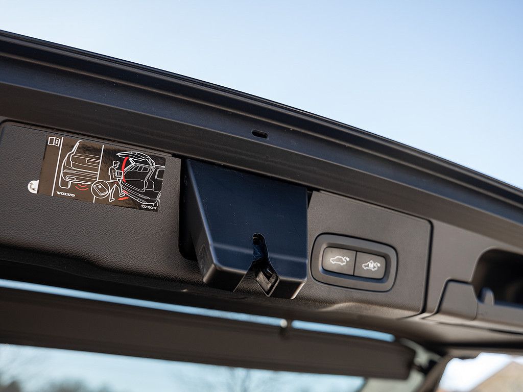 Volvo  T6AWD Recharge Inscription Expression